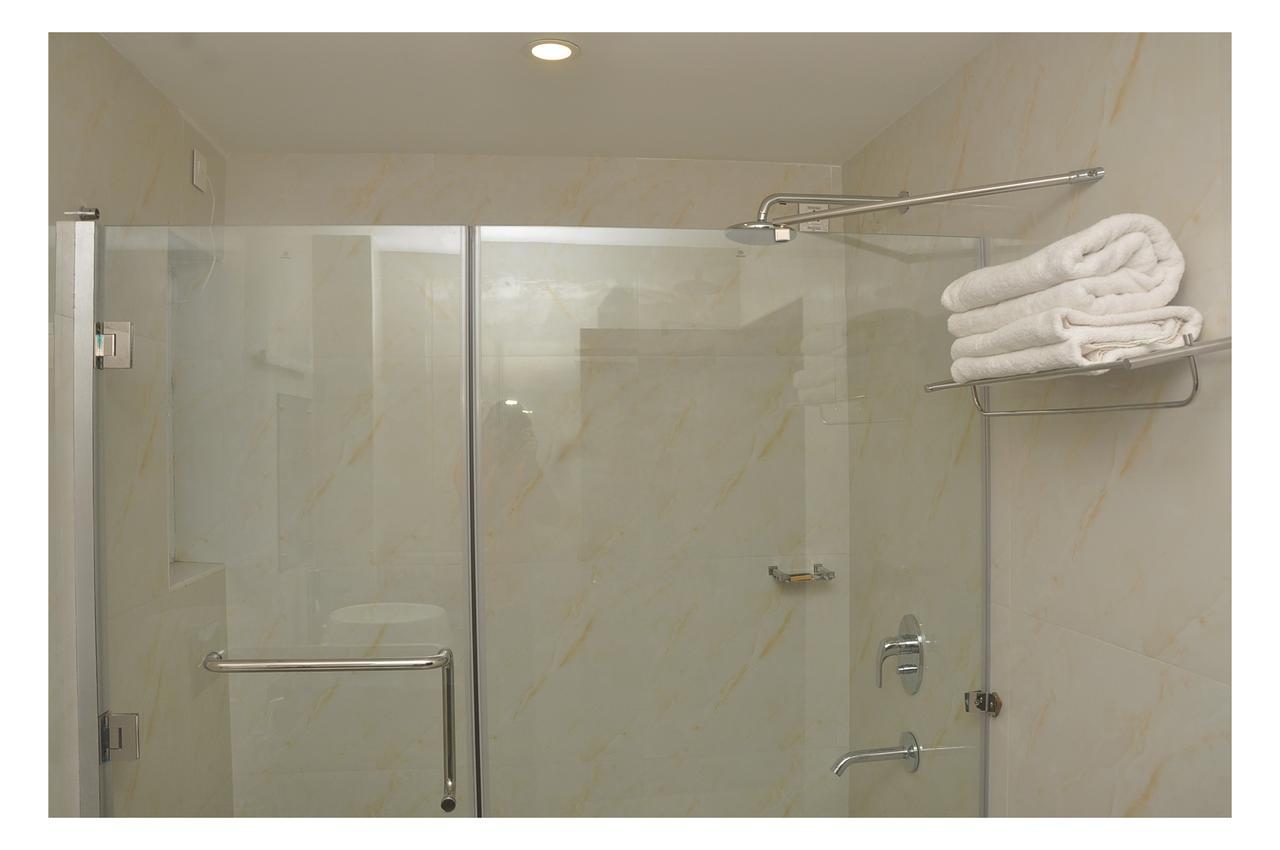 Hotel The Kings Park Residency Chennai Esterno foto